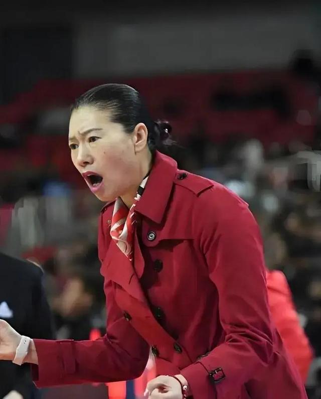 乌克兰女篮队员克服困难，迎战强手