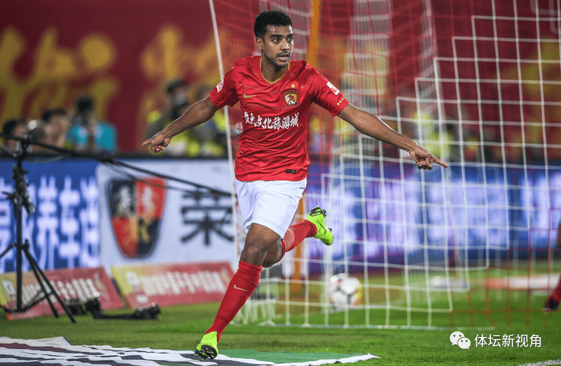 关于恒大克苏宁主场的草皮找阿兰不放的信息