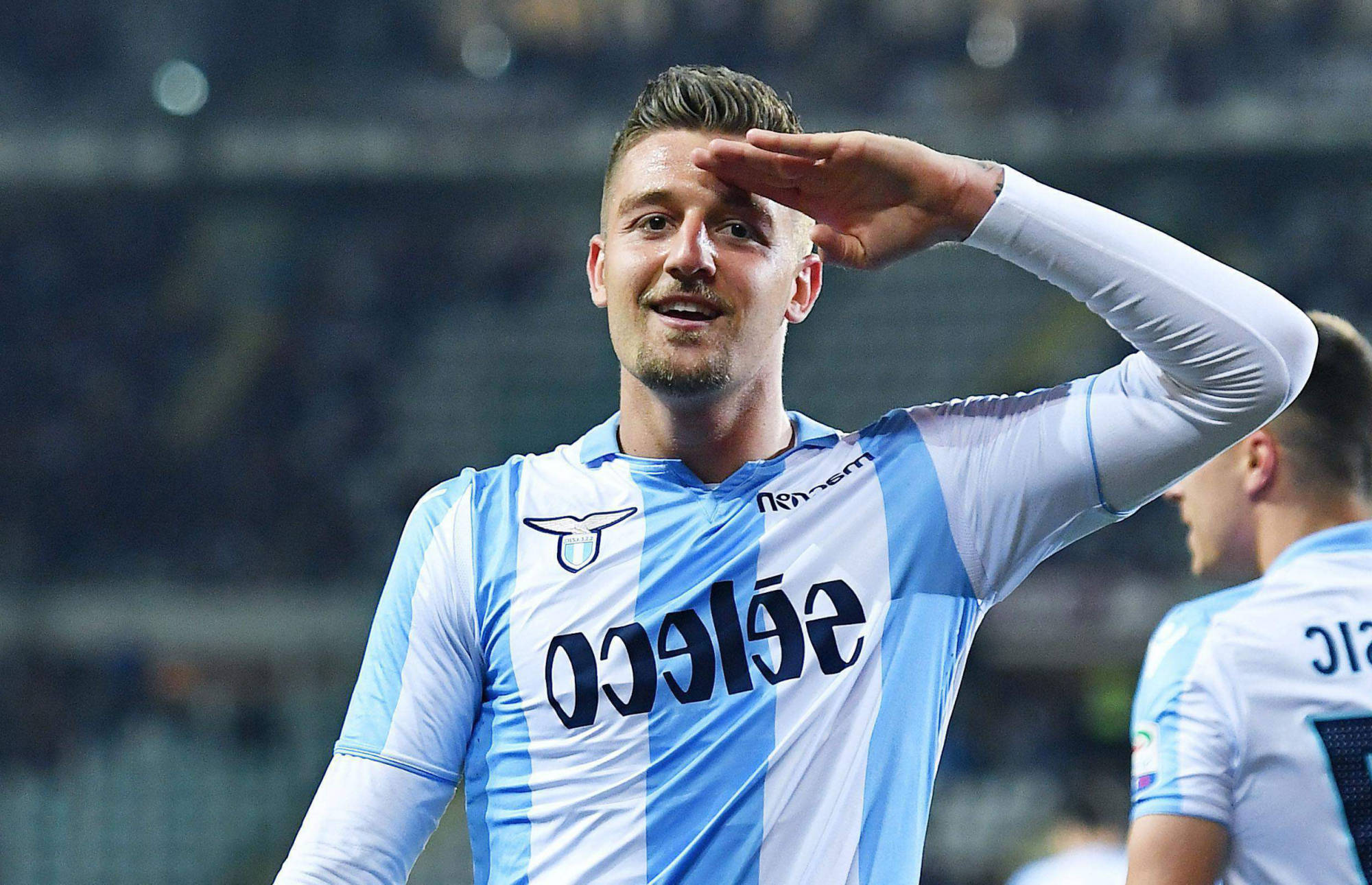 包含拉齐奥客场获胜，领跑意甲积分榜的词条