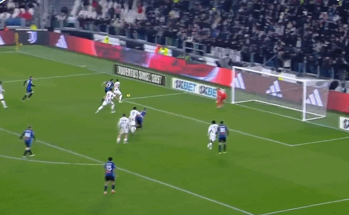 球队的表现在国际舞台上引发热议