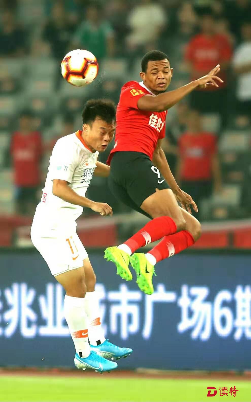 武汉卓尔主场胜出赢得宝贵3分