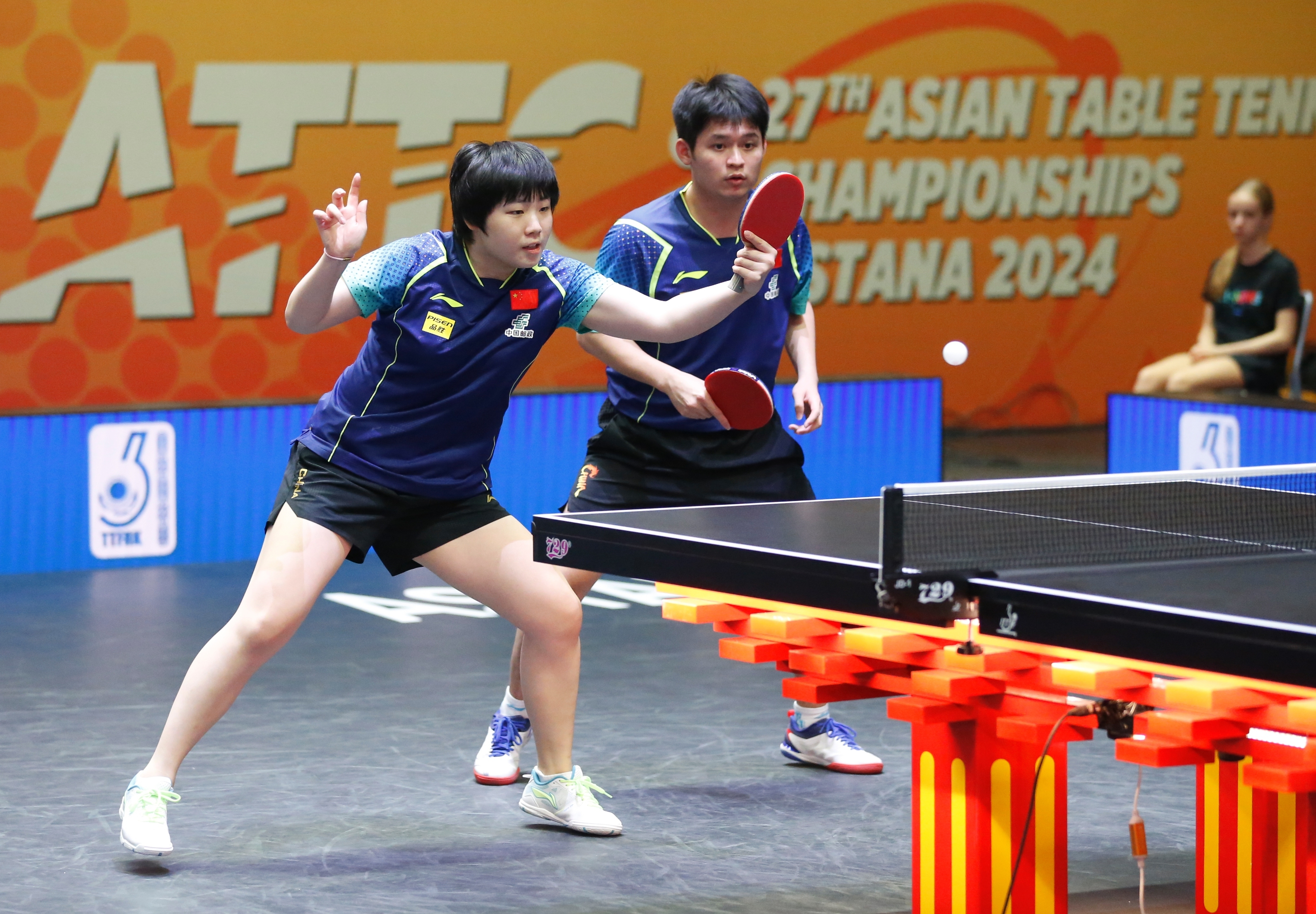 乒乓球混双组合夺冠，默契无间的简单介绍