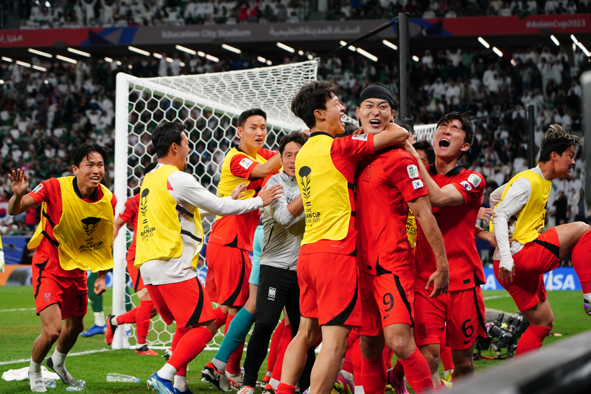 紧张对决中球队全员发挥，成功获胜