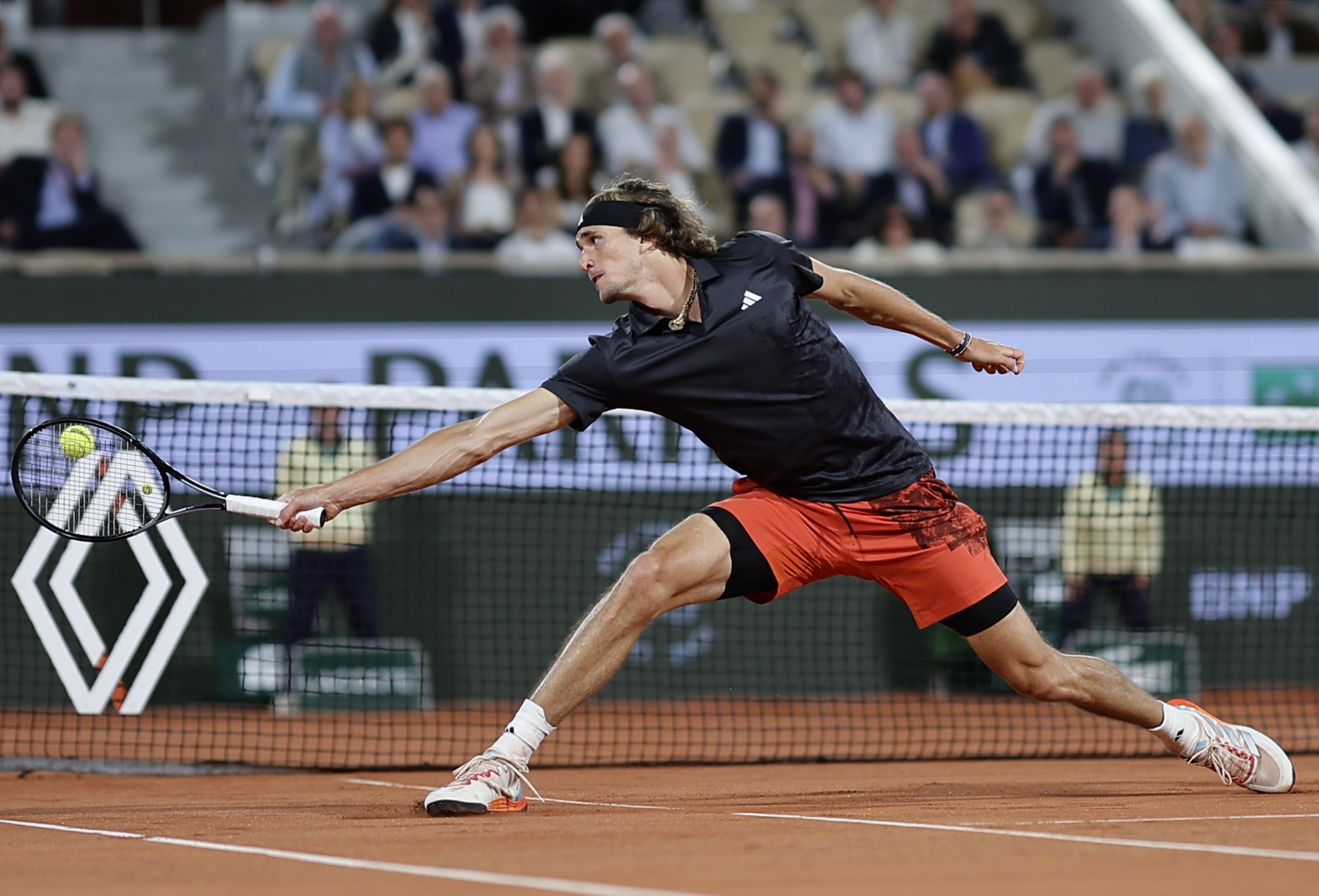 包含法网险胜戴维斯杯，兹维列夫高光表现的词条