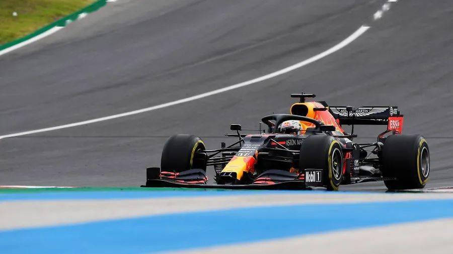 威廉姆斯翻盘梅赛德斯，塞恩斯带队取胜的简单介绍